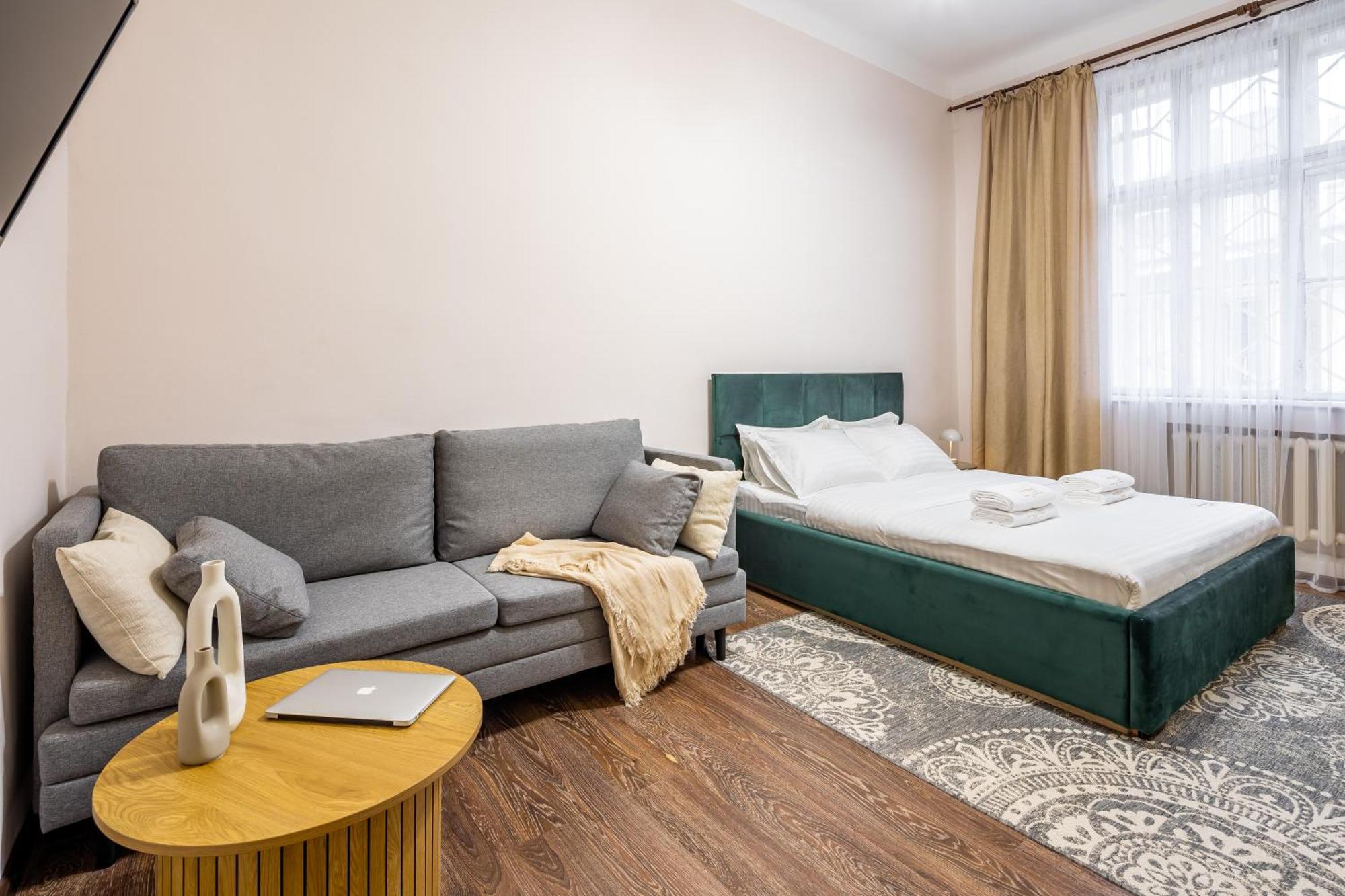 Avangard Green Park Іі Apart 리비프 외부 사진